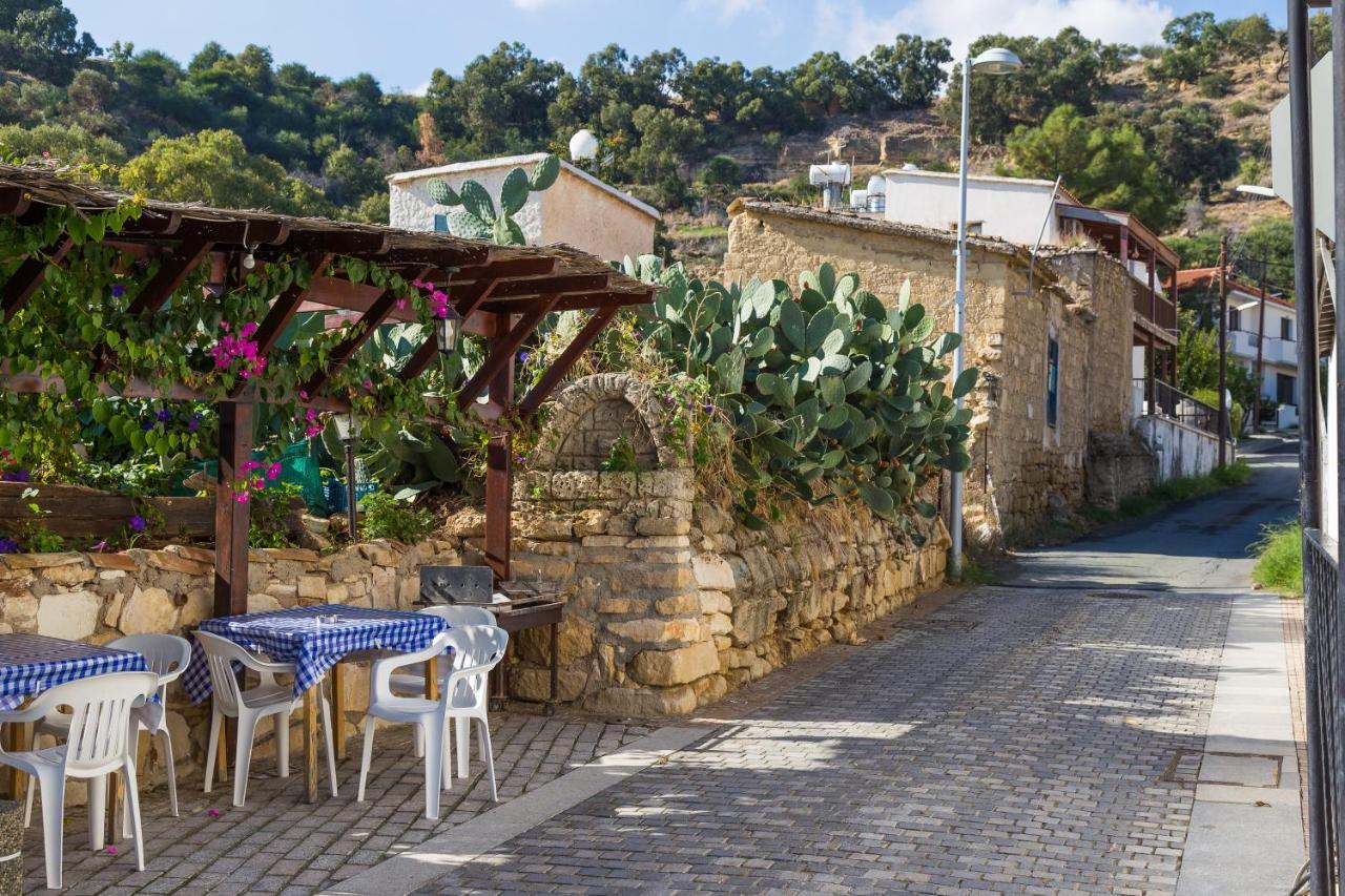 Antonis G. Hotel Apartments Voroklini Exterior photo